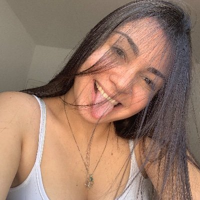 CamilaGimenes2's profile picture. 