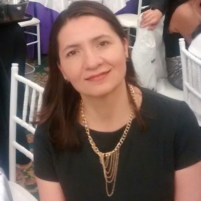 Periodista. Me gusta hacer entrevistas. Tengo más preguntas que respuestas.
