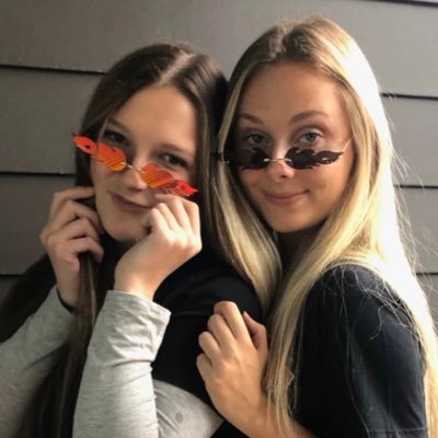 _bethannpowers's profile picture. 