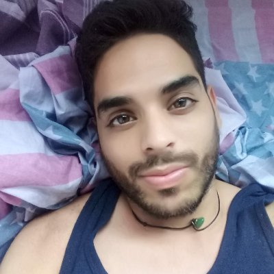 Soy un chico Latino aventurero, muy positivo y formado en Estudios Internacionales así que amo las diferentes culturas y contrastes entre seres humanos ;)
