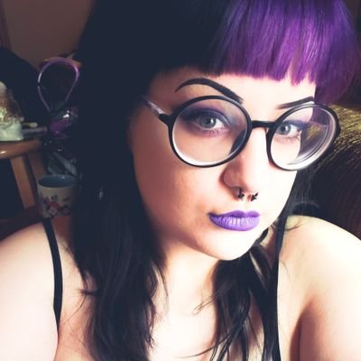 gothfeminist Profile Picture