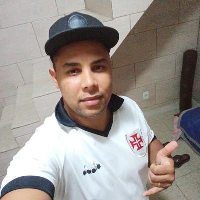 não oro por cargas menos pesadas e sim por ombros mais fortes !!!