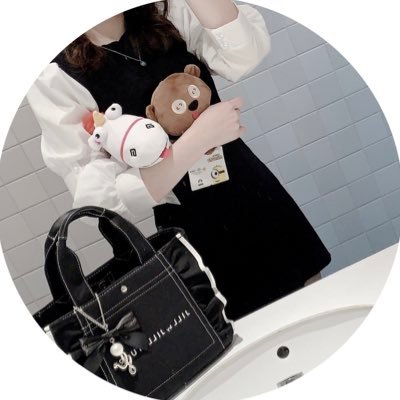 𝐚 𝐧 𝐫 𝐢 .さんのプロフィール画像