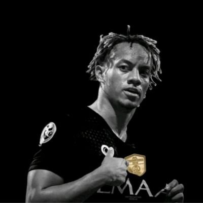 E0pylirDlc8lKKi's profile picture. ،