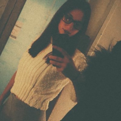 ~ Autorin ~ 22 ~ #catmom ~ 📕Take Me - Athan Book One 📗Hold Me - Jessica Book Two ~ Gib mir eine Idee, und ich schreib Geschichte ~