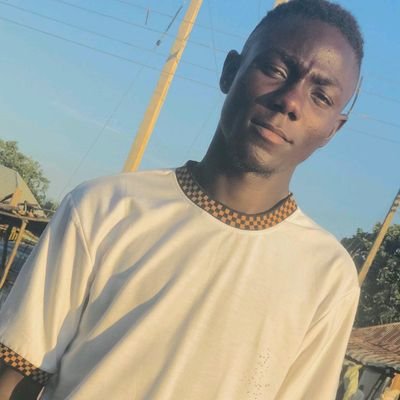 Emmanue94491842's profile picture. 