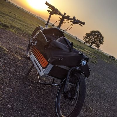 paettge's profile picture. Reclaim The Streets - FahrradPunkPolitik

#onelesscar #cargobike #mdRzA
#BildetFahrradBanden #FCKNZS #ReduceReuseReCYCLE