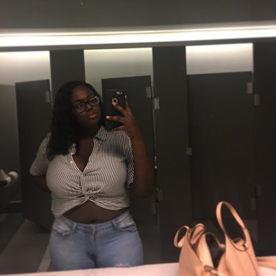 Queenjoy1_'s profile picture. 