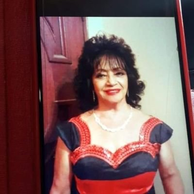 me gusta disfrutar con mi familia y mis amigos. cantar. ayudar a los que necesitan de acuerdo a mis posibilidades.