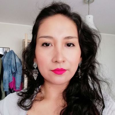 Peruana, en Twitter escapando de la concentración de medios. 
Opiniones a título personal.