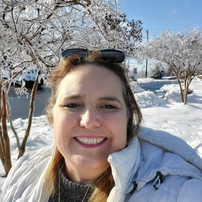 alarotta's profile picture. Mujer, madre, esposa, heterosexual, católica, democrática, periodista y con un amplio sesgo hacia la derecha y libertades económicas. No negocio mis principios.