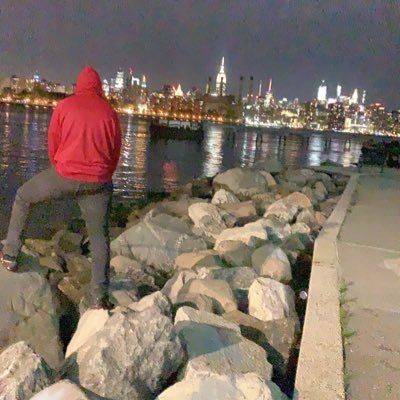 6’8 Athletic Big Black Dick. Whiling to link for content shoot dm me Travels also looking for BDSM partner. not into men I don’t judge though