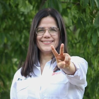 #Diputada - Presidenta de la Comisión de Desarrollo de las Comunas de la Asamblea Nacional - Venezuela 🇻🇪. 
Dirección Nacional del @partidopsuv.