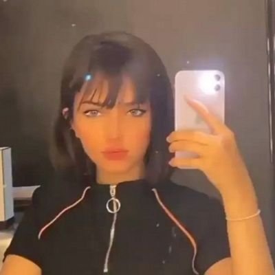 بنت بالحساب ، اضيف الكل ،اسولف مع الكل ،اللي يبي سنابي خاص ماعطي احد ،ولانستا ماعطي احد ،يعني خلك عالتويتر 🙄