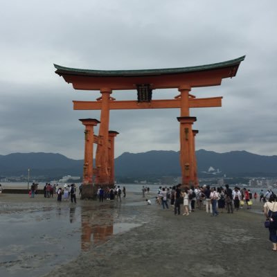 特に目的もなく意味もないことをつぶやきます。創作系は読む専です。さいきんハマっていることはlineスタンプの作成。