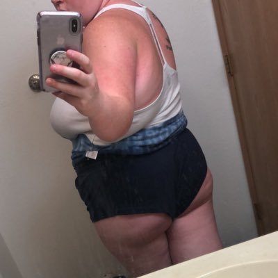 Curvy, tattoos and piercings! https://t.co/3q0dGedxrA