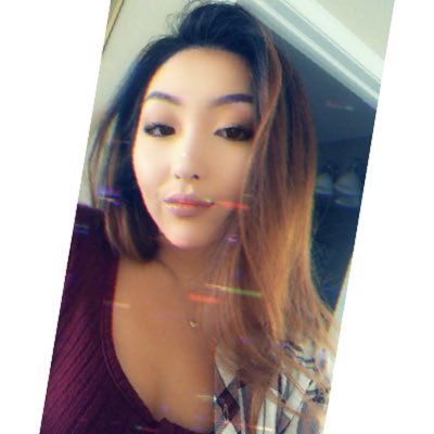 carlyylorenz's profile picture. 