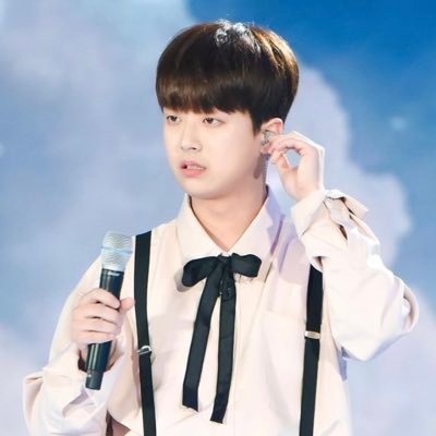 chans_012's profile picture. 