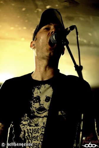 Playing bass in Parasight and Volbeat. Releasing vinyl via Modstand Records and recording in Parasound Studio.