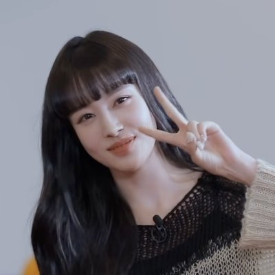yoonseeunzz's profile picture. GFRIEND STAYC LOONA