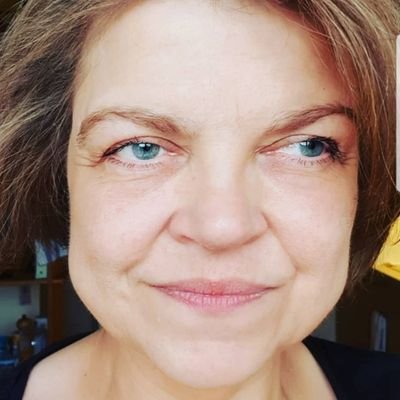 chBuron's profile picture. Passionate about the human things, but also communication, coaching, talent development, photography, movies, web and video, art, cooking... and the nature!