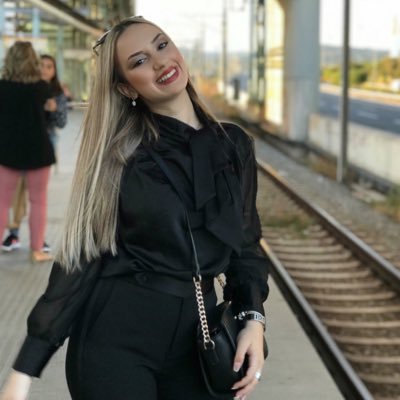 PentariMaria's profile picture. ακούμενη δικηγόρος, μέλος Κεντρικής Επιτροπής @onned