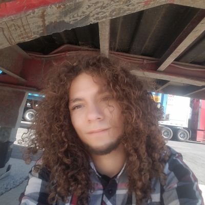 Curlyfroi Profile Picture