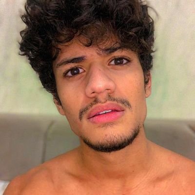 Com todo meu amor pra vc @GabrielSantana 💛

Insta: @clebermalhaçao