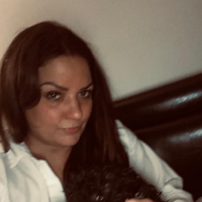 Bluecaimancrea1's profile picture. interior designer 💙