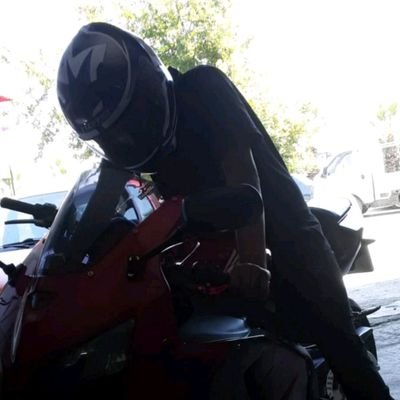 VeliTekce4's profile picture. 20-Denizli 

 
                 SAATLERCE BOSLUGU İZLETEN DERDİ NASIL BİRİNE ANLATICAKSIN...