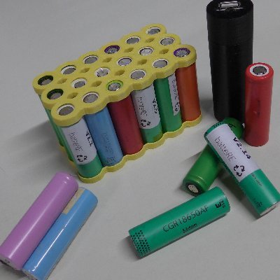 Wir recyceln wertvolle Lithium-Ionen-Zellen aus alten Laptopakkus mit Hilfe eigener Verfahren & 3D Druck ⚡♻️🔋