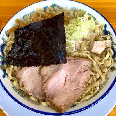 ケンちゃんラーメン Soy sauce ramen with the best fiercely curly noodles