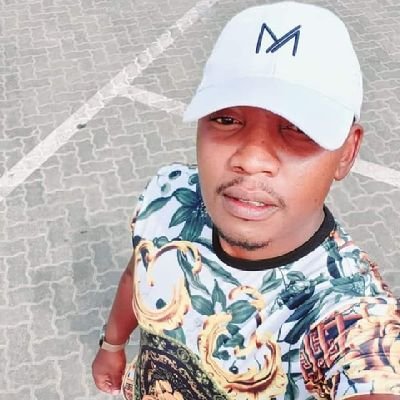 Artist,Coordinater,Hustler,Farmer,Father and a Family man. bleqmajic@hotmail.com for bookings 0613245260 https://t.co/WIJWdrkiBg
