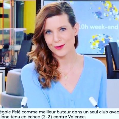 📺 French TV host journalist présentatrice 10h-13h week-end sur franceinfo canal 2⃣7⃣ émissions : Arrêt sur info - Correspondants (à la télé et en podcast)