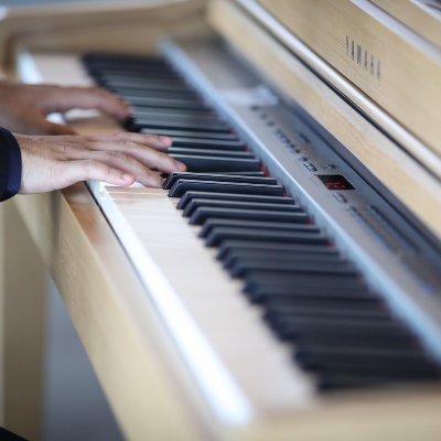 自称 アニソン系ピアニスト |
たまに作編曲家 | たまにトランぺッター |
本業は電車をつくる人(制御) |
楽曲派/WUG/Key全般/fhána/きらら系/きんモザ/ゆゆ式/コウペンちゃん//BVE/JRETS