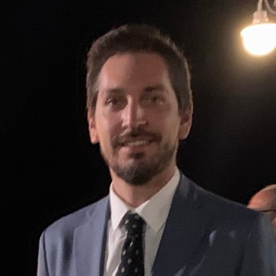 doctor_EC's profile picture. Surgical Oncology Specialist, Basketball player, Kitesurfer, husband, dog father.