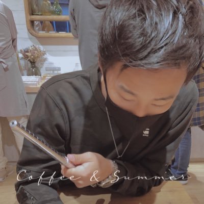 D5WiARSn7sdzhht's profile picture. 