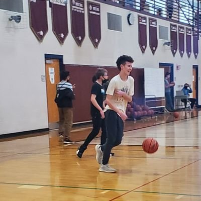 🏀5'11,  point guard,  8th grade