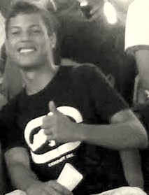 Gaste mais horas realizando que sonhando, fazendo que planejando, vivendo que esperando, porque embora quem quase morre esteja vivo, quem quase vive já morreu.