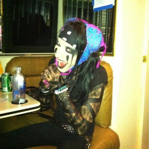 CCBVB20LP's profile picture. i am CC from BVB 20$ lipstick. 3 i love your lips CC