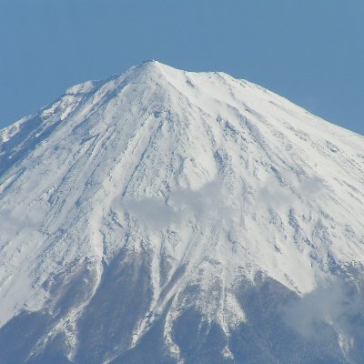 富士山ライブカメラを運用しています。　iphone用サイト　http://t.co/9II4jHDwdq
富士山の今をtwitterで共有したいと思っています。