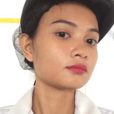 IamLalen28's profile picture. Enjoying my own company instead of being with someone