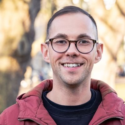 Teaching technician in Immersive Arts at University of Bristol.
Unity VR/XR developer who loves to 🏃