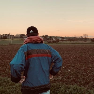 25||Für das bestmögliche Ergebnis diesen Account bitte mit Käse überbacken.||he him|| wine lover||
