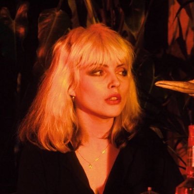 beachcherryxoxo's profile picture. she/her/bitch 🧋