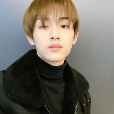 godiswinwin's profile picture. dong sicheng