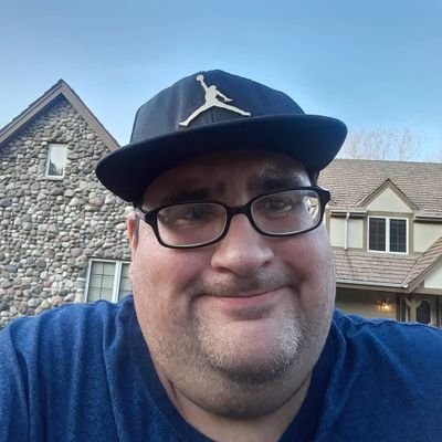 Cassin05551758's profile picture. being able to accept the fact that I'm chubby and smart, makes me special.. but if you don't love me that way then use the door🤫🖕🤘