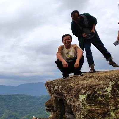 RifaunNaim's profile picture. Manager @udusahatani | Ceo @malowopatiweb | Direktur @cvgelitek Kadiv @lubangsemutcom | ICT @rtikbojonegoro