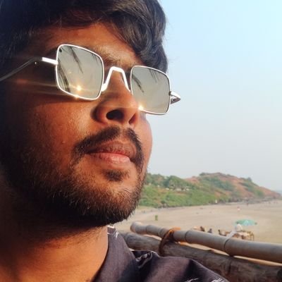 Can't do without Sky, Beaches, Coffee & Memes 🤷🏽♂️Moody Photographer | Marketer | Weird Funny