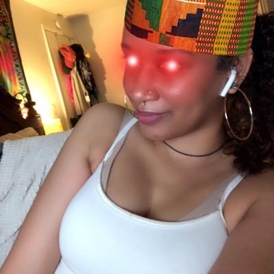 zombXX's profile picture. 🌾👀 🌾 👩🏽‍💻 PRO Black. Eclectic. Coding. Writing.